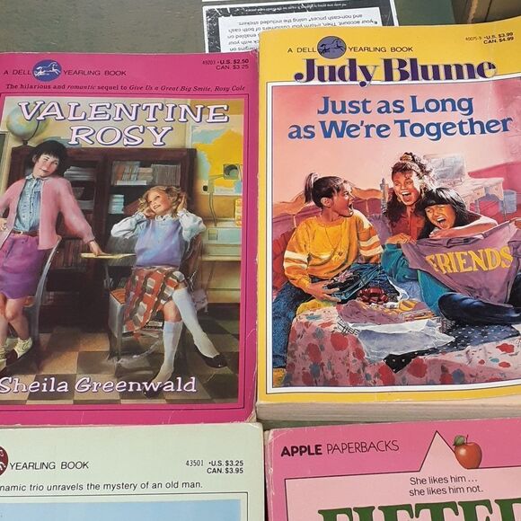 11 assorted vintage apple paperbacks and Dell yearling books - Picture 3 of 12